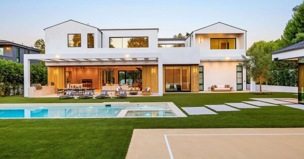 Who Gets the House in a Divorce?